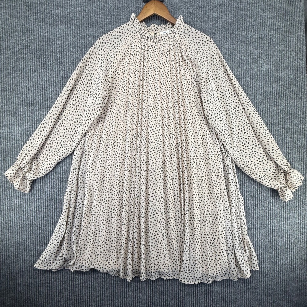 She + Sky Mini Dress Womens Size M Cream Black Animal Print Excellent Pleated